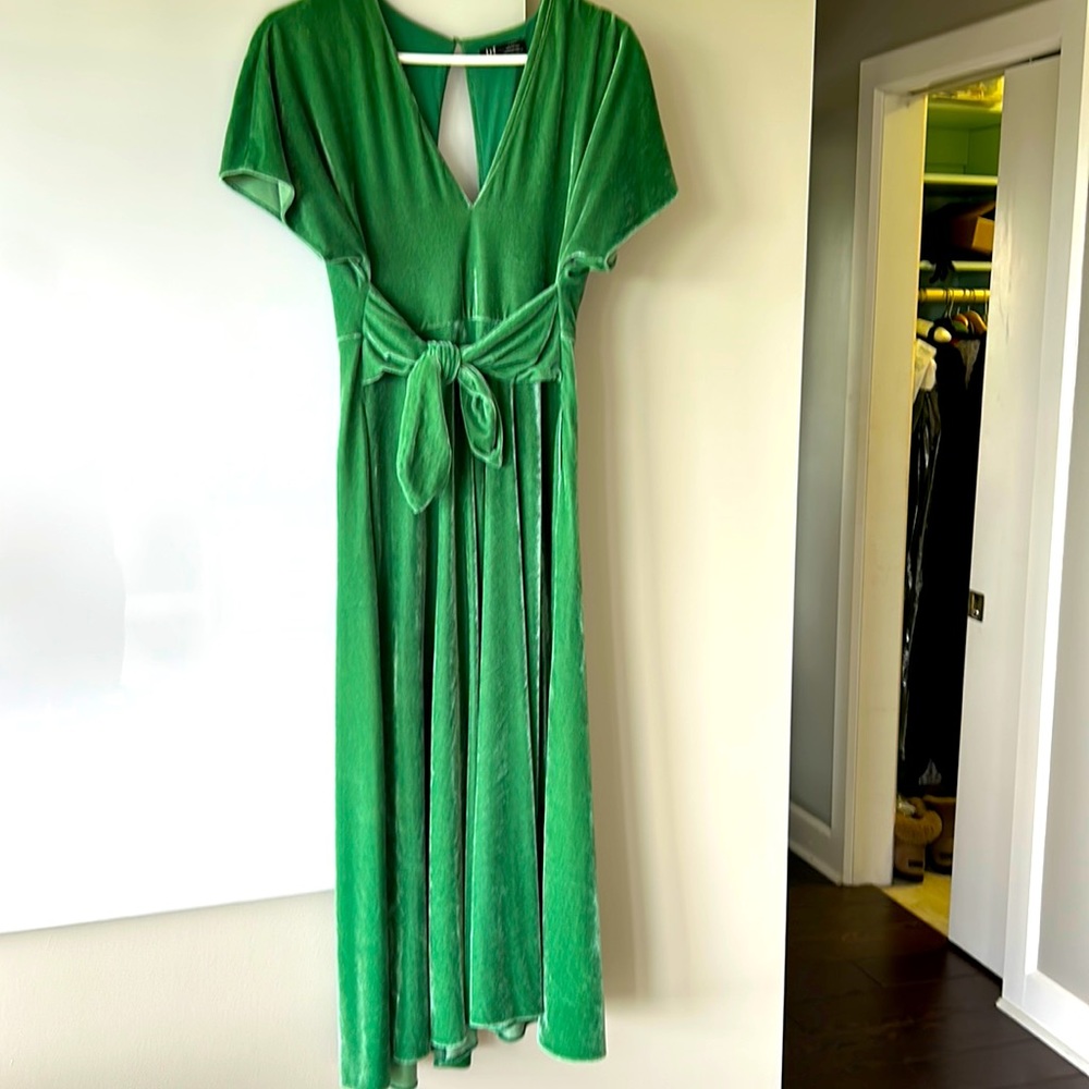 Green velvet midi dress Zara trf collection